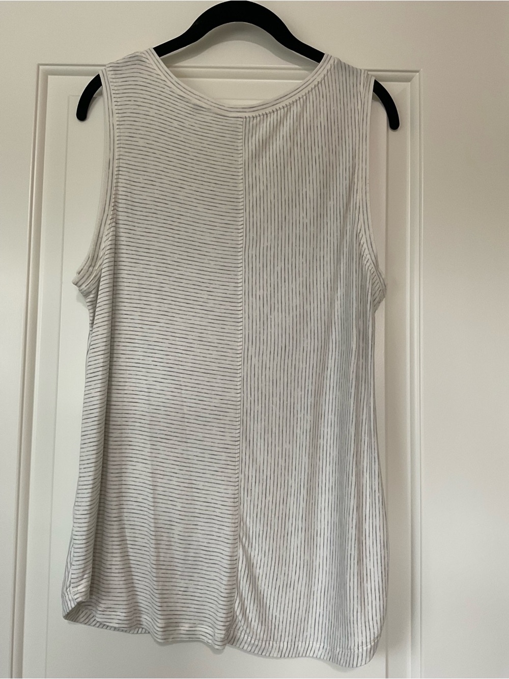 CAbi White and Light Gray Striped V-Neck Tank - Picture 4 of 5